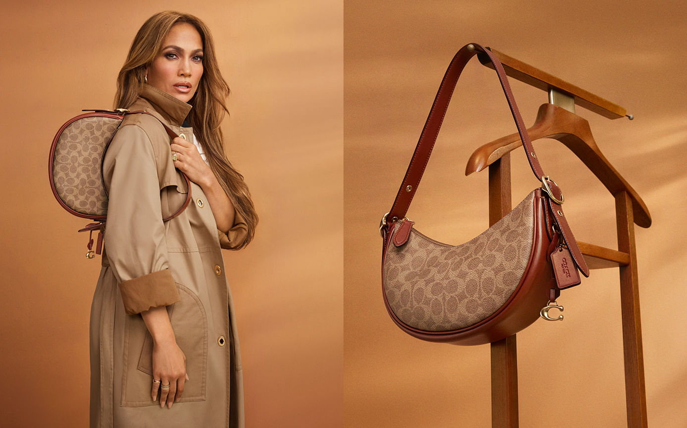 Jennifer Lopez posa la nueva colección de bolsas cruzadas y de hombro que son las estrellas de la campaña Coach para mujer